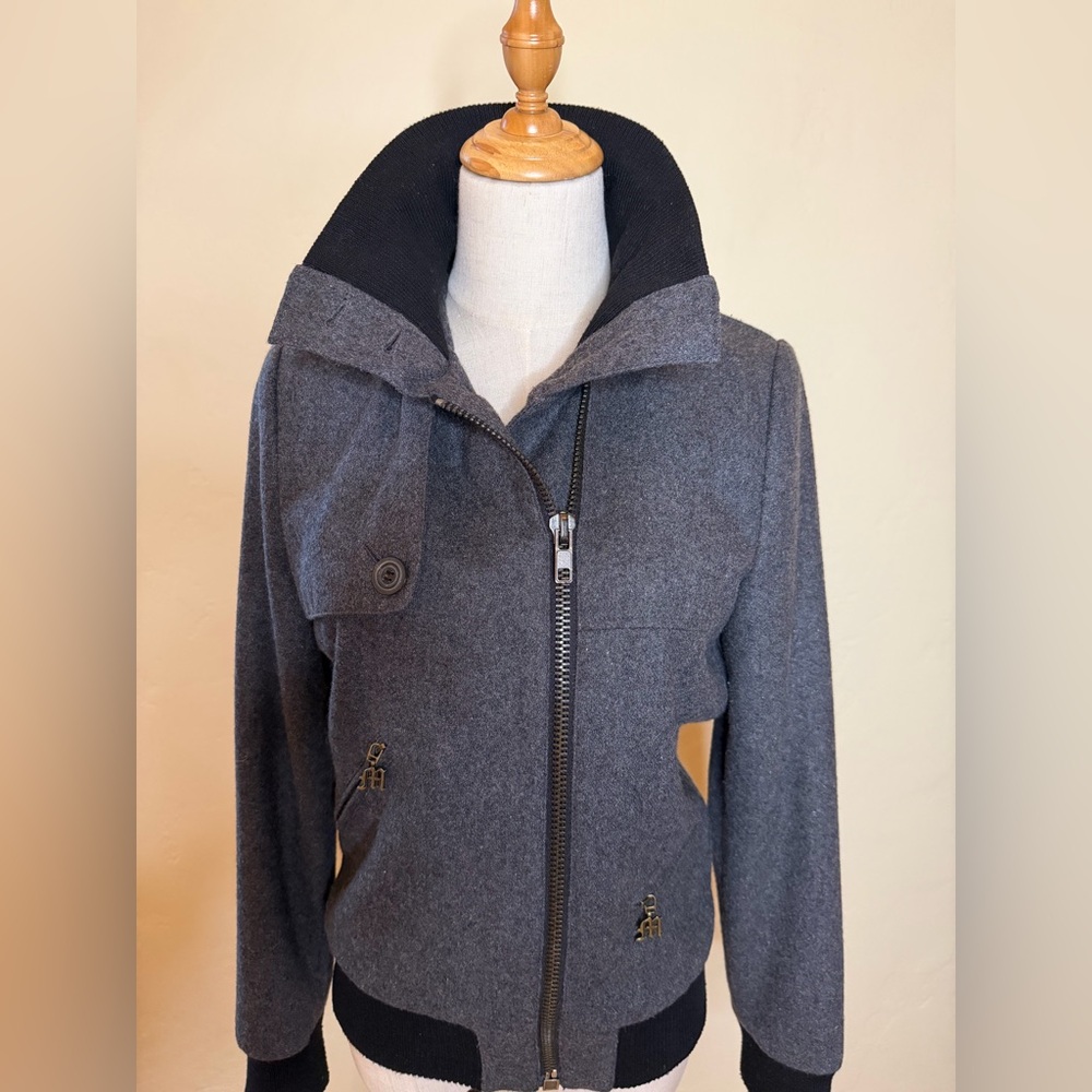 Women's gray Bomber jacket w/black knit detail Size Medium wool/lined Fits 2-6